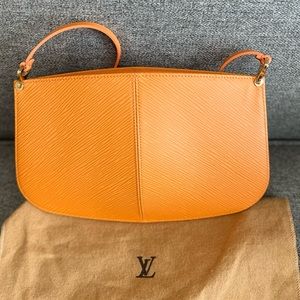 Louis Vuitton epi bag